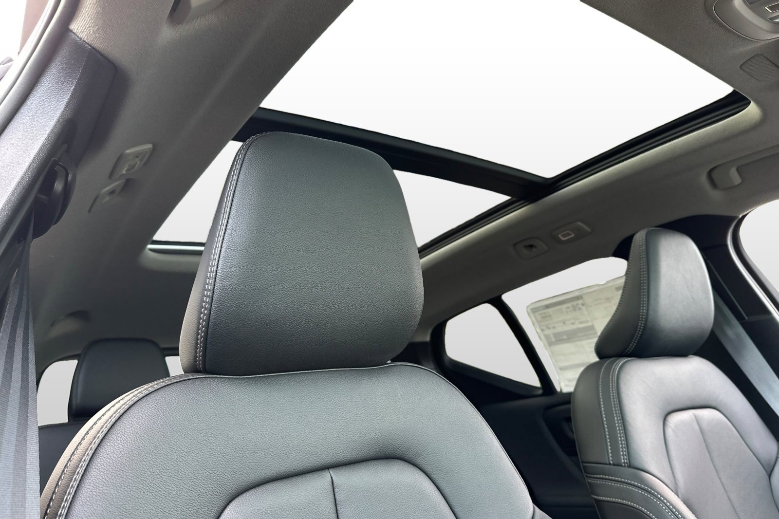 New 2026 Volvo XC40 B5 Core w/ Climate Package image 19