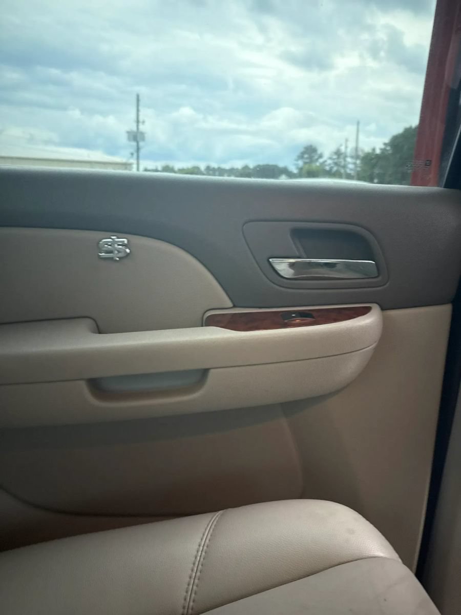 Used 2007 Chevrolet Avalanche LTZ w/ LTZ Preferred Equipment Group RWD image 30