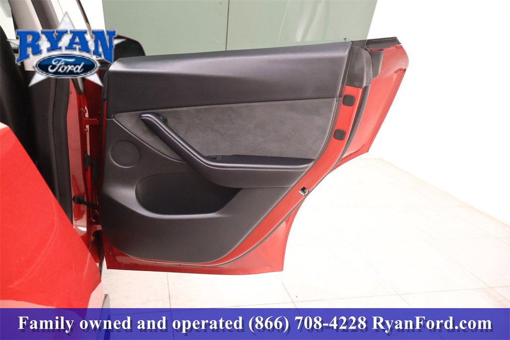 Used 2022 Tesla Model Y Long Range image 13