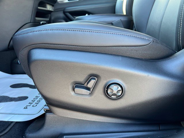 New 2027 Chrysler Pacifica LX FWD image 11