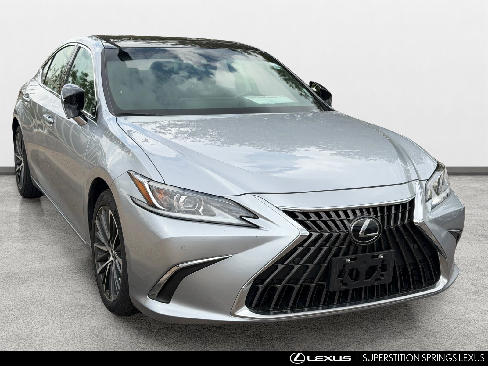 Used 2025 Lexus ES 350 w/ Premium Package FWD image 2