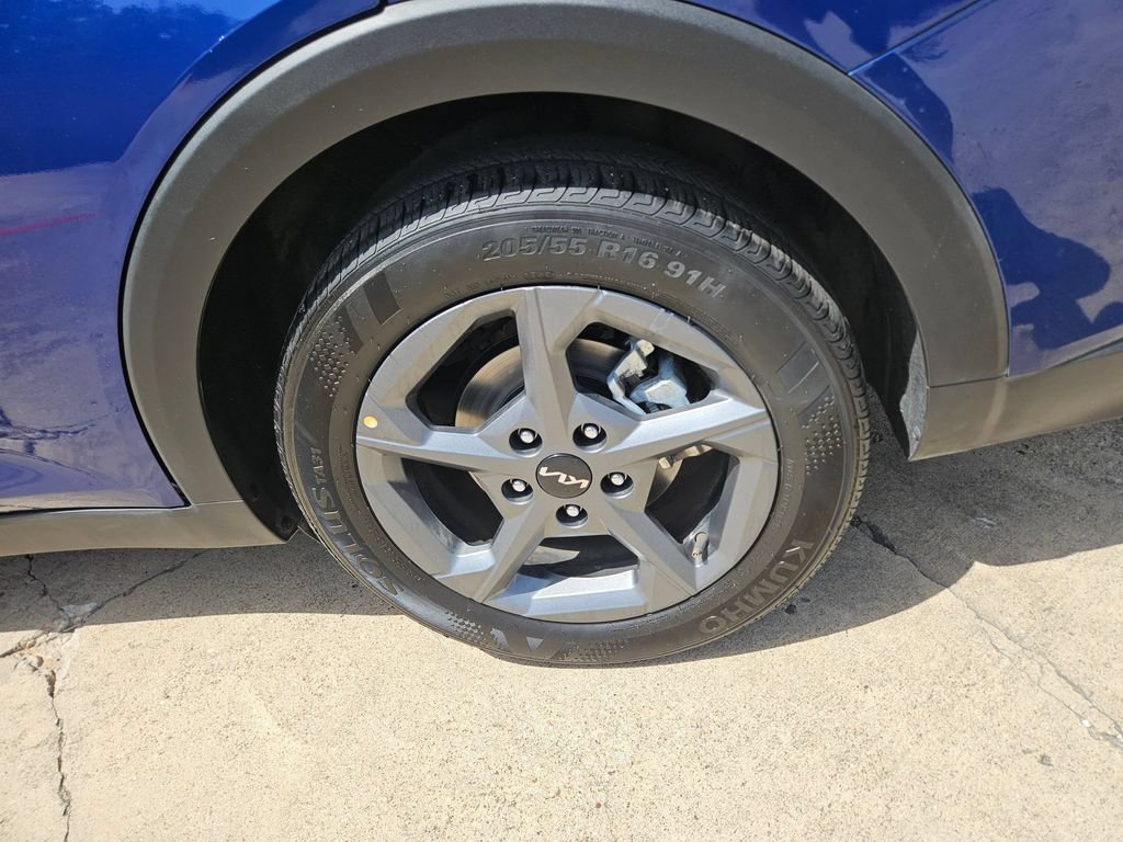 Used 2025 Kia K4 FWD image 25