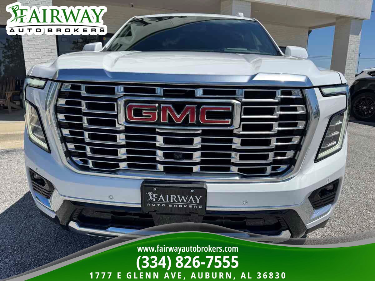 Used 2025 GMC Yukon Denali AWD/4WD image 3