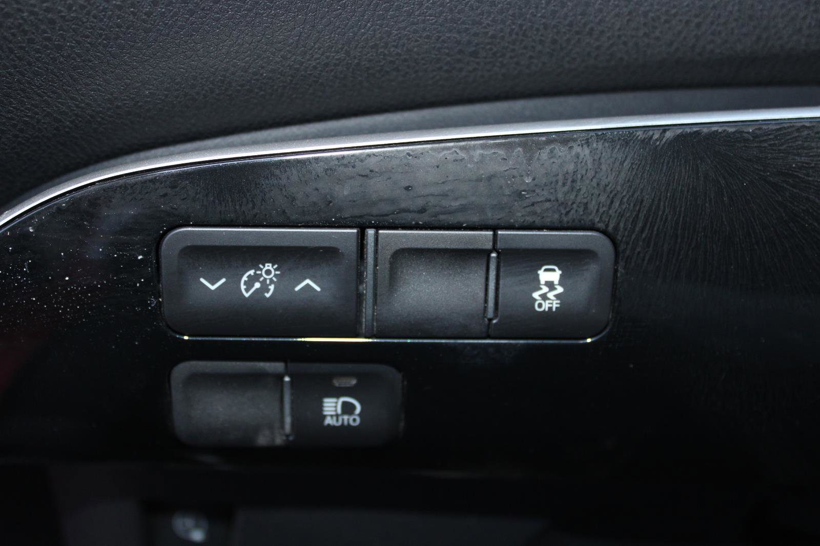 Used 2018 Toyota Prius Prime Plus image 15