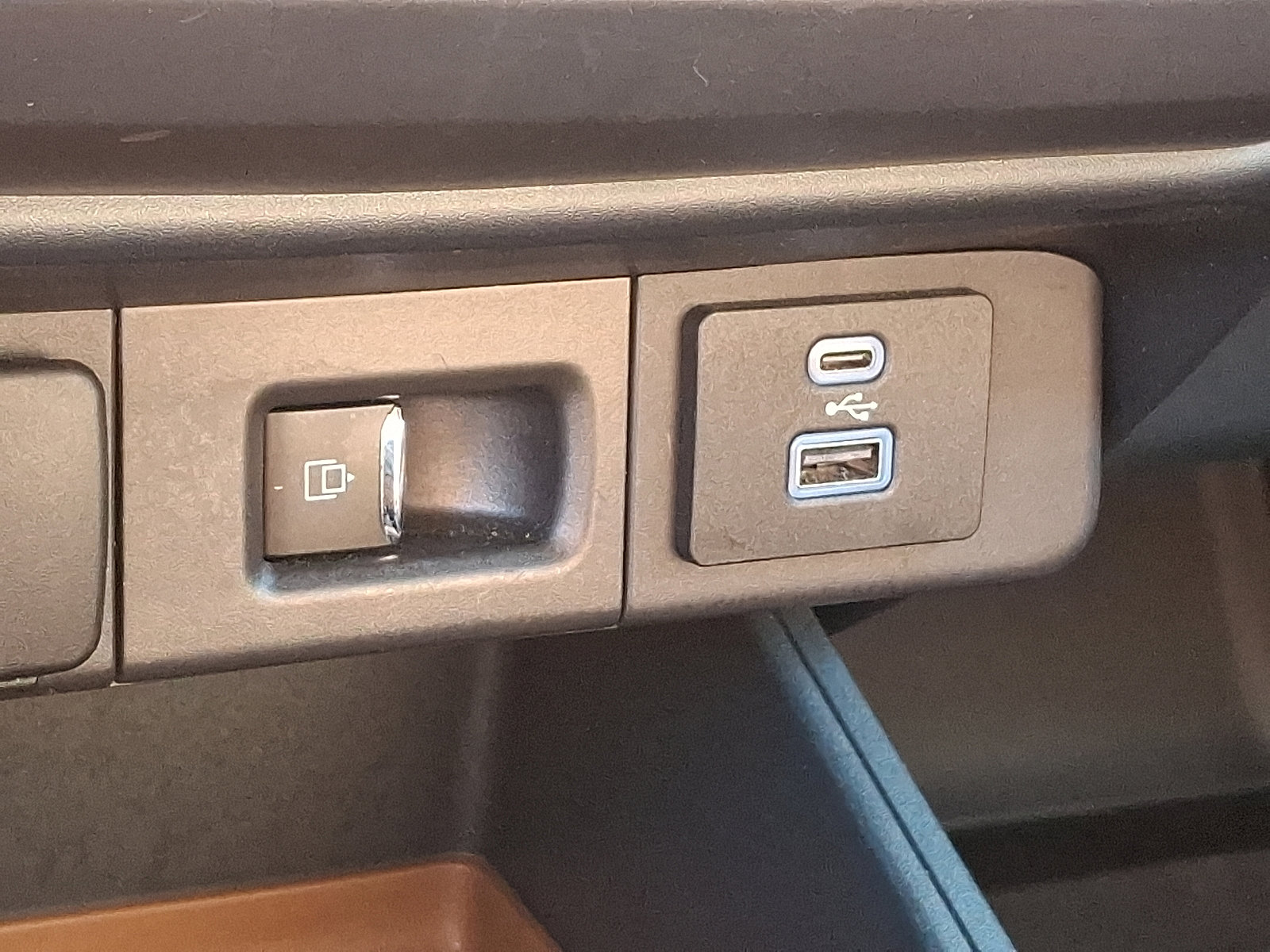 Used 2024 Ford Maverick Lariat w/ FX4 Off-Road Package image 25