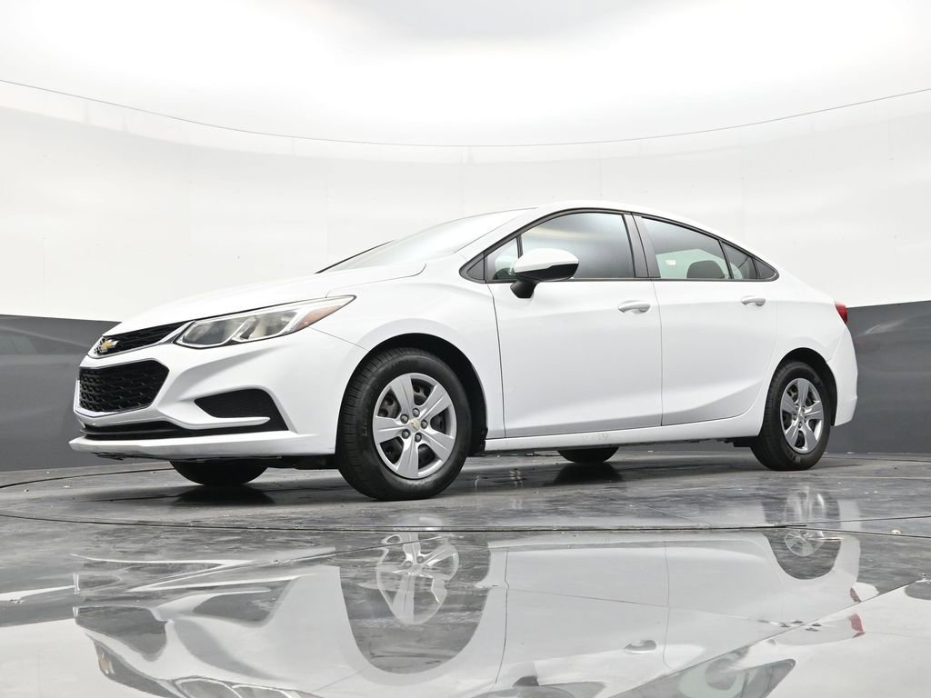 Used 2017 Chevrolet Cruze LS FWD image 20