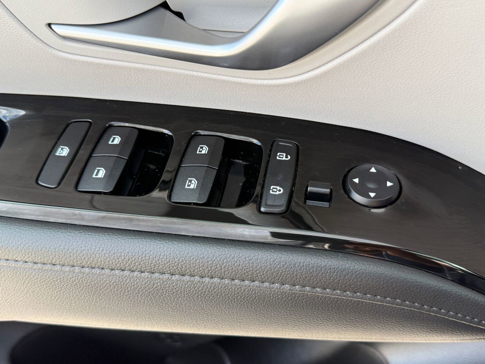 Used 2023 Hyundai Tucson Limited image 22