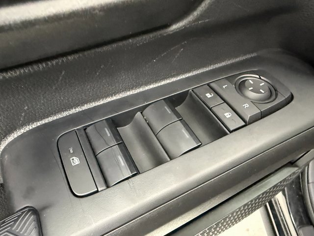 Used 2025 Toyota Tacoma SR5 image 28