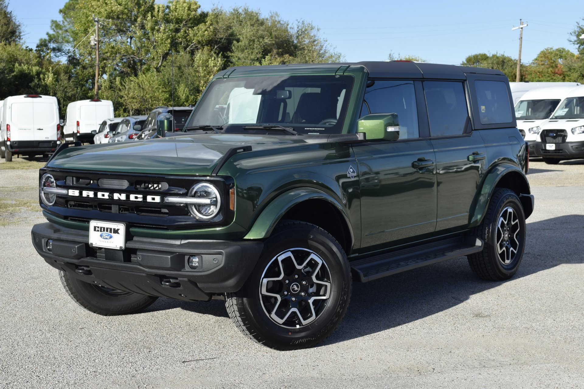 New 2025 Ford Bronco Outer Banks image 1