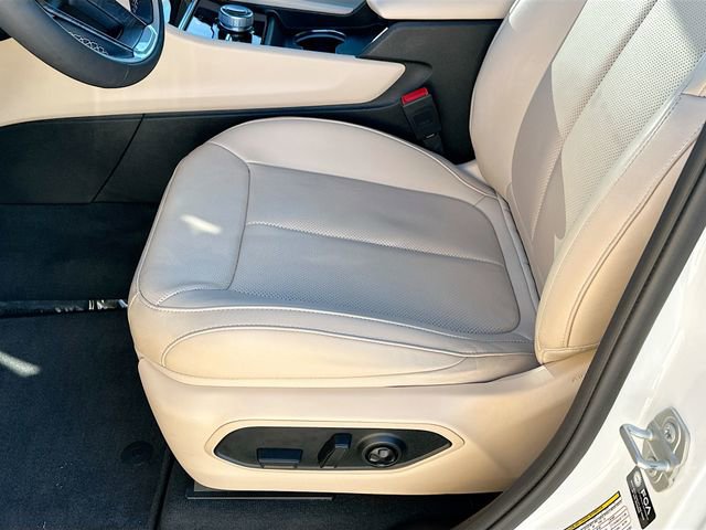 Used 2024 Jeep Grand Cherokee L Limited w/ Luxury Tech Group II AWD/4WD image 19