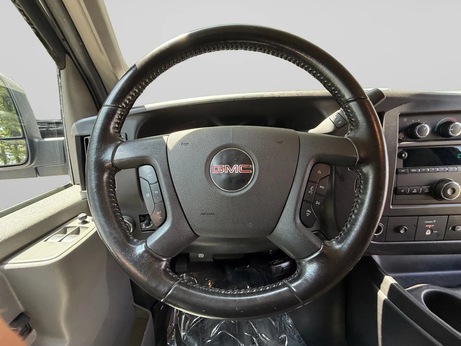 Used 2023 GMC Savana 2500 Extended w/ Driver Convenience Package RWD image 19
