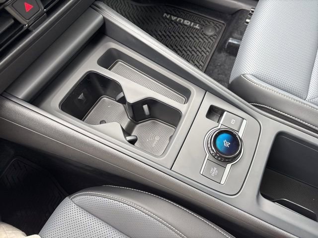 New 2025 Volkswagen Tiguan SE AWD/4WD image 15