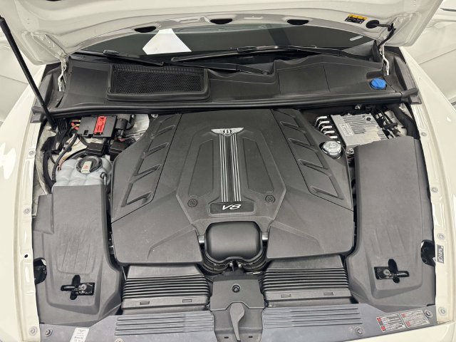 Used 2020 Bentley Bentayga AWD/4WD image 22