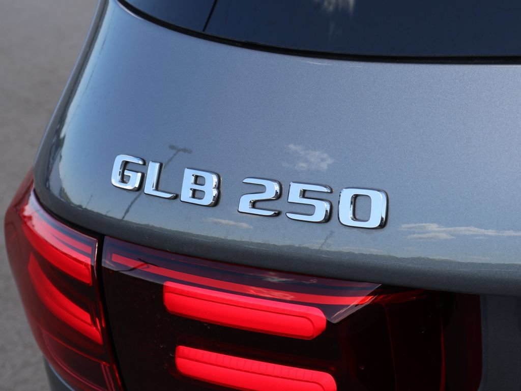 New 2026 Mercedes-Benz GLB 250 4MATIC image 8
