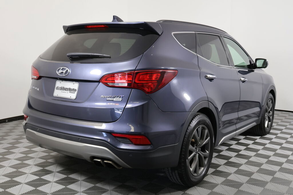 Used 2017 Hyundai Santa Fe Sport AWD/4WD image 2