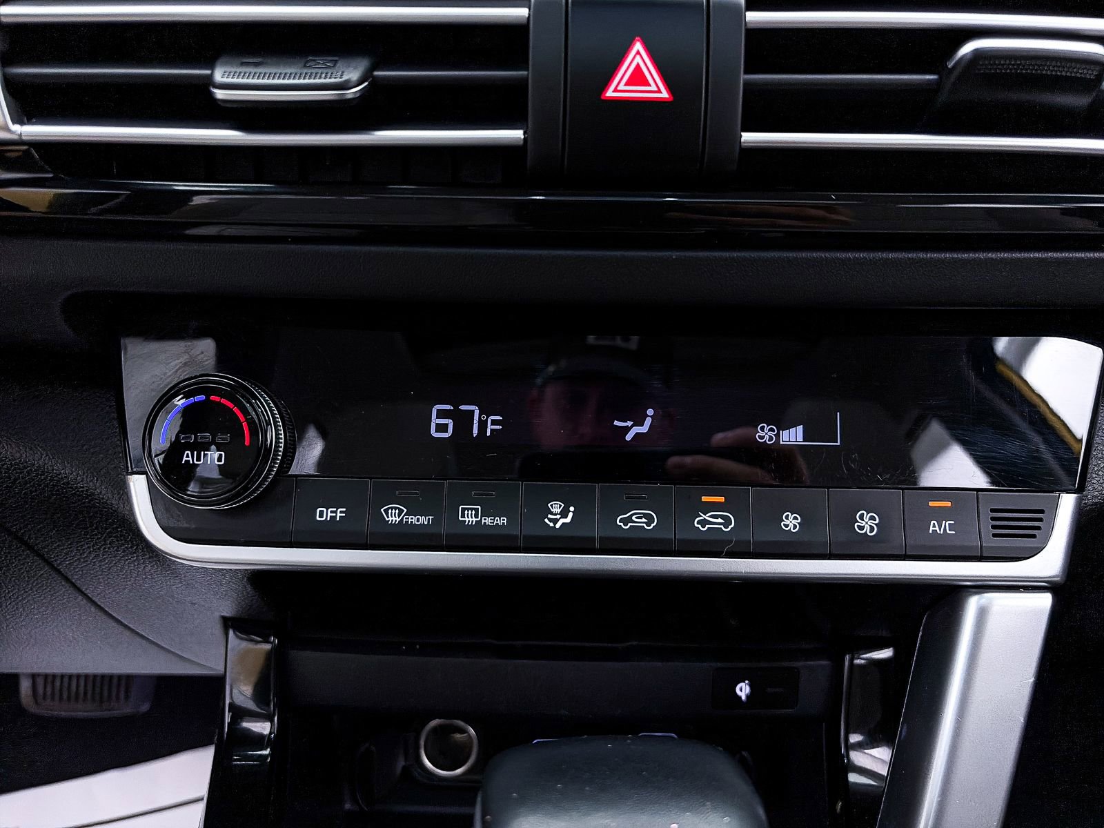 Used 2022 Kia Seltos SX w/ Sunroof Package image 24