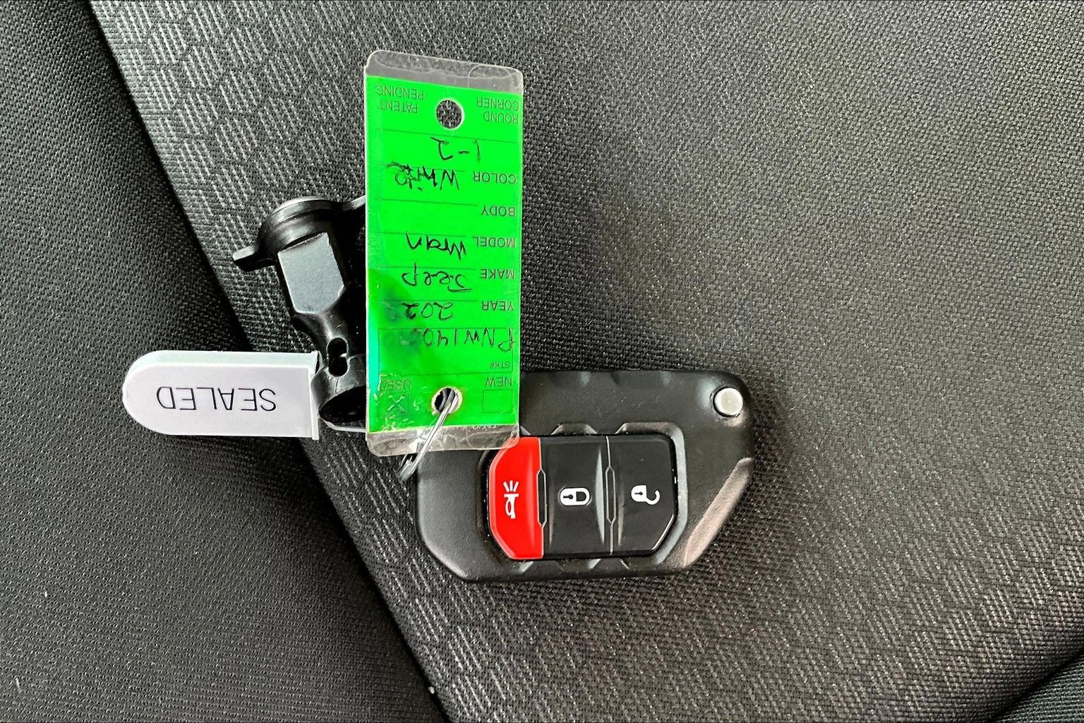 Used 2022 Jeep Wrangler Rubicon w/ Steel Bumper Group image 11