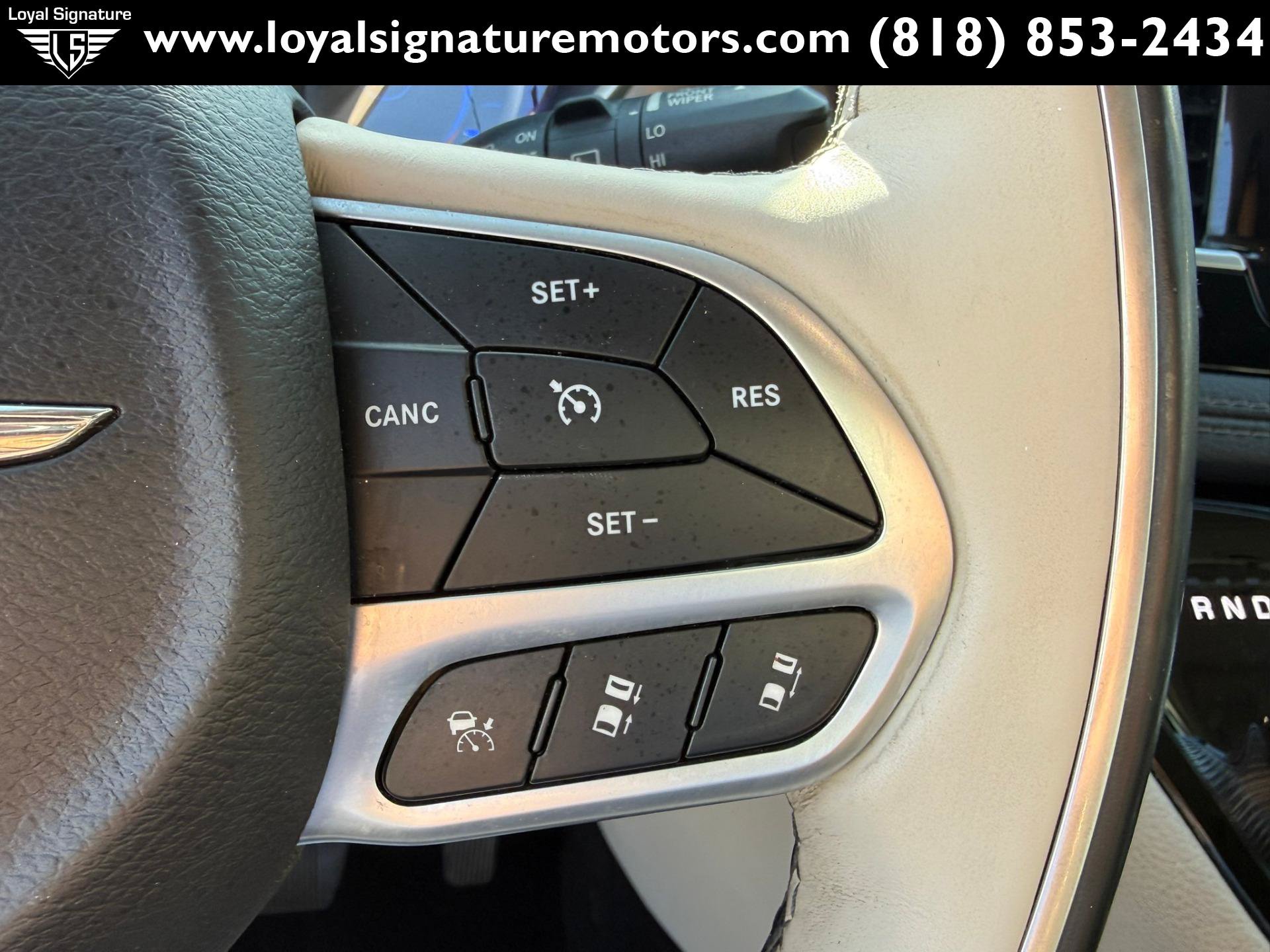 Used 2018 Chrysler Pacifica Limited w/ Advanced Safetytec Group FWD image 32