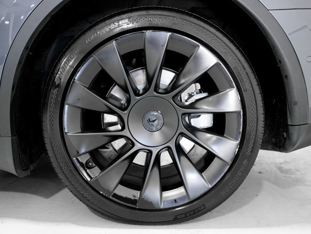 Used 2020 Tesla Model Y Long Range image 38