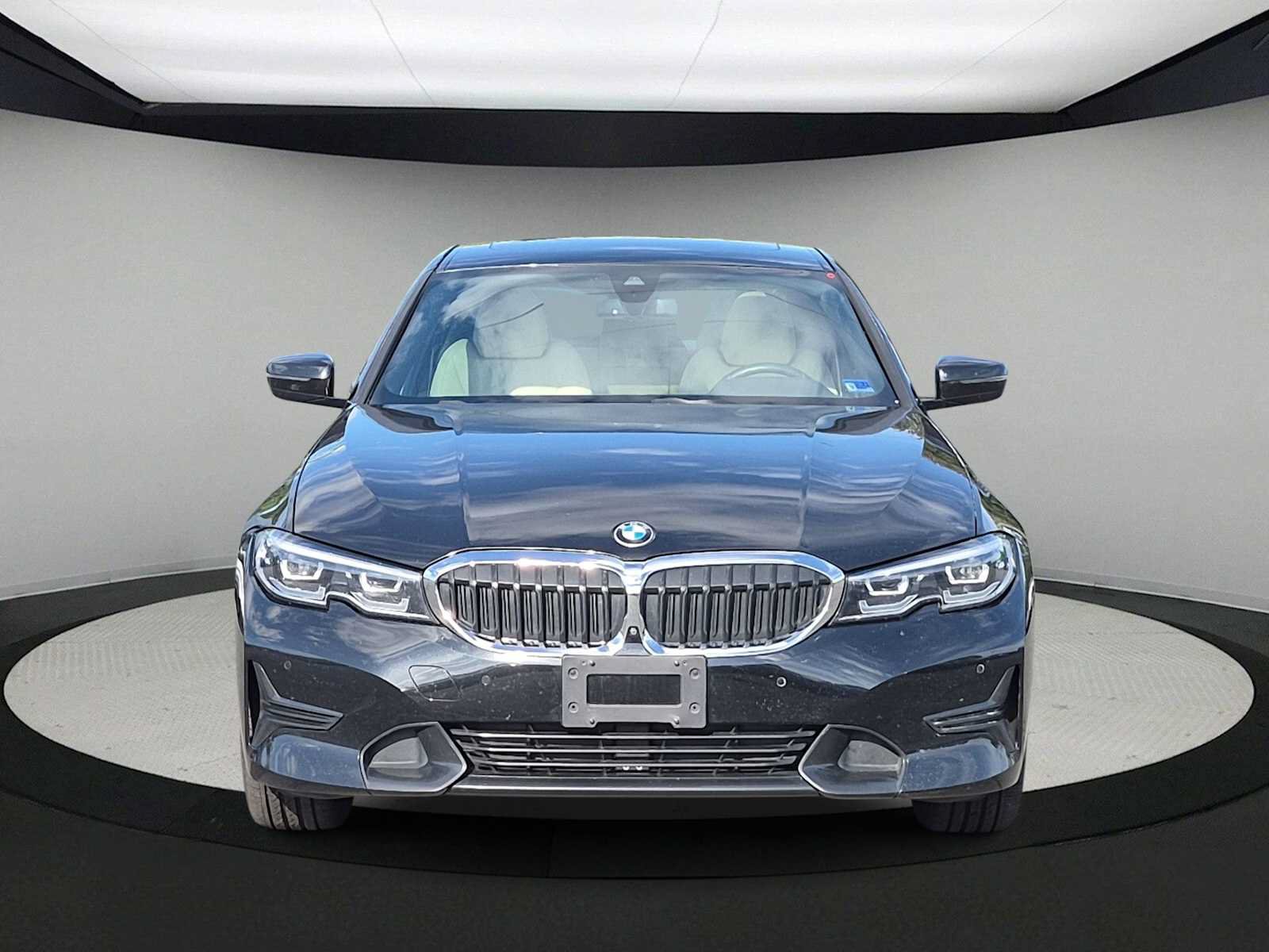 Used 2020 BMW 330i xDrive Sedan w/ Convenience Package AWD/4WD image 3