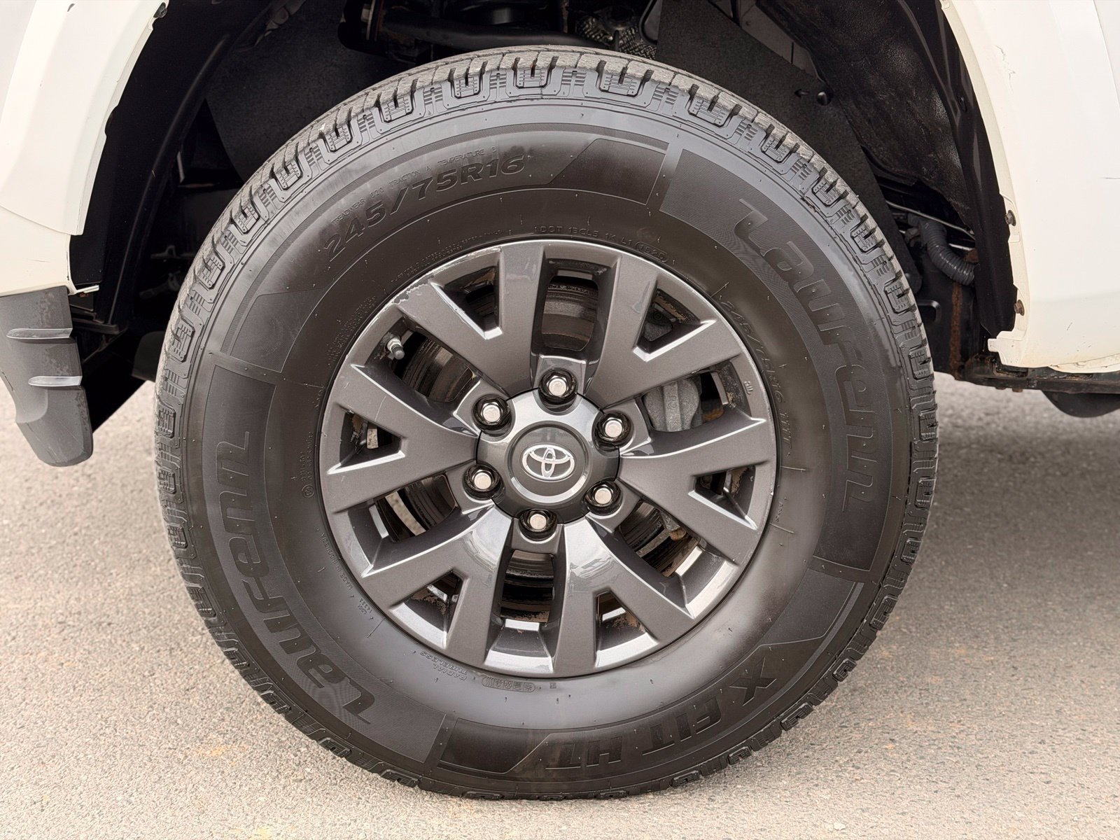 Used 2022 Toyota Tacoma SR5 AWD/4WD image 12