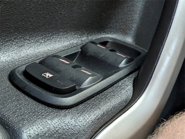 Used 2011 Ford Fiesta SES w/ 301A Rapid Spec Order Code image 25