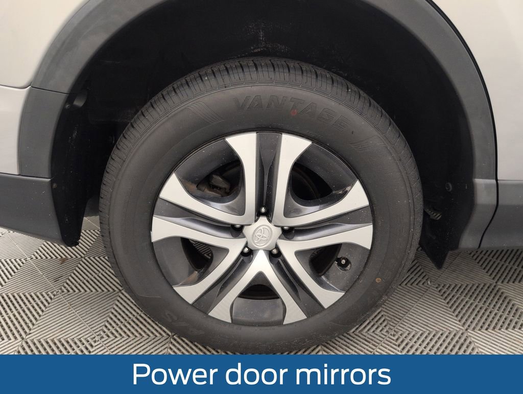 Used 2017 Toyota RAV4 LE FWD image 19
