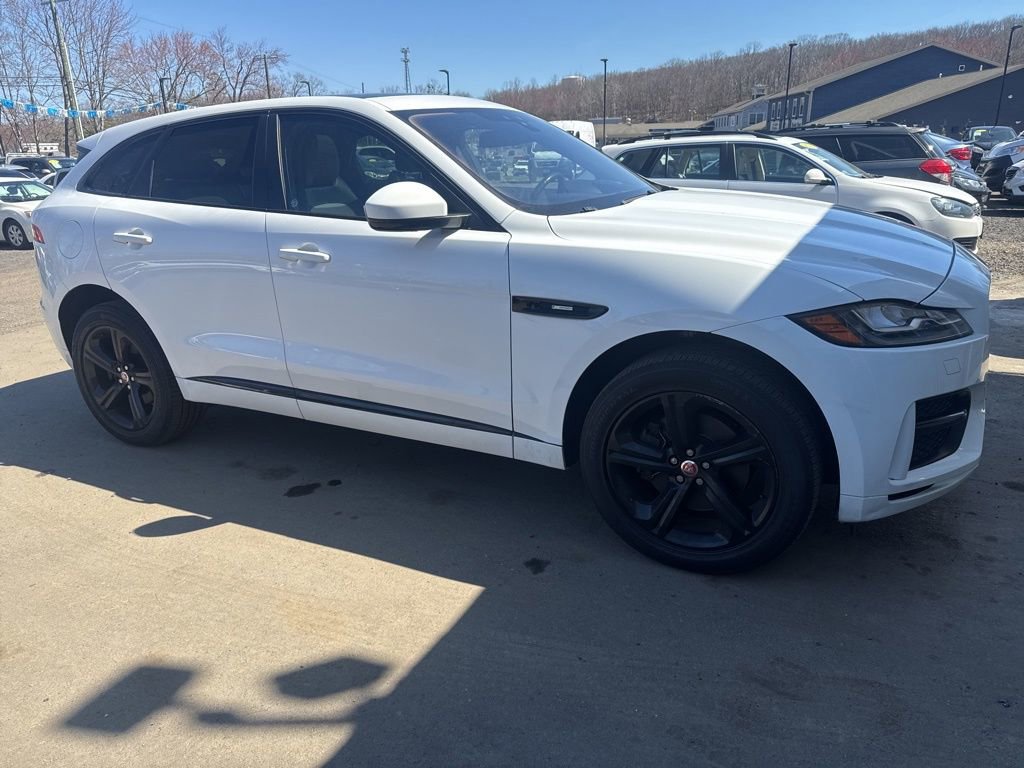 Used 2017 Jaguar F-PACE R-Sport image 8