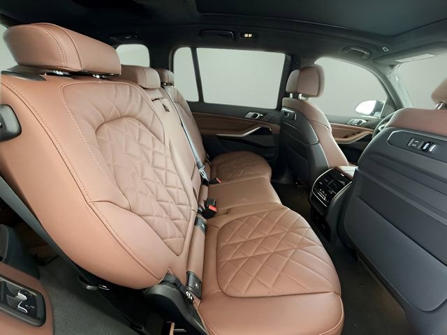 Used 2026 BMW X7 xDrive40i w/ M Sport Package AWD/4WD image 26