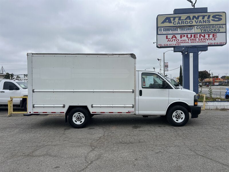 Used 2021 GMC Savana 3500 w/ Power Convenience Package RWD image 2