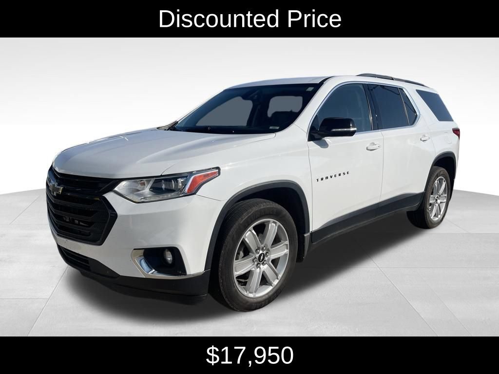 Used 2019 Chevrolet Traverse LT w/ LPO, Blackout Package AWD/4WD image 3