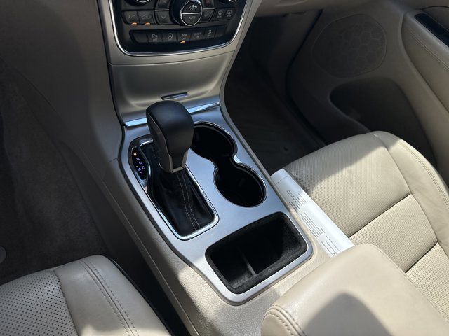 Used 2017 Jeep Grand Cherokee Overland RWD image 36