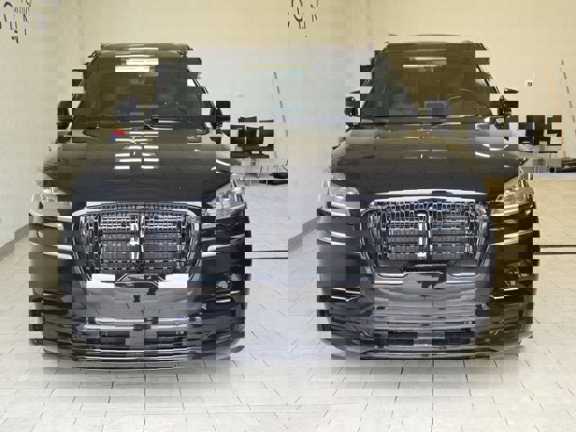 Used 2024 Lincoln Aviator Reserve w/ Equipment Group 201A image 2