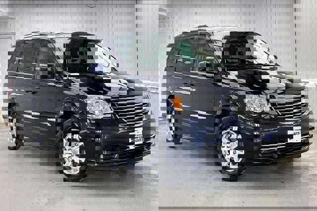 Used 2012 Chrysler Town & Country Touring w/ Entertainment Group #1 image 34