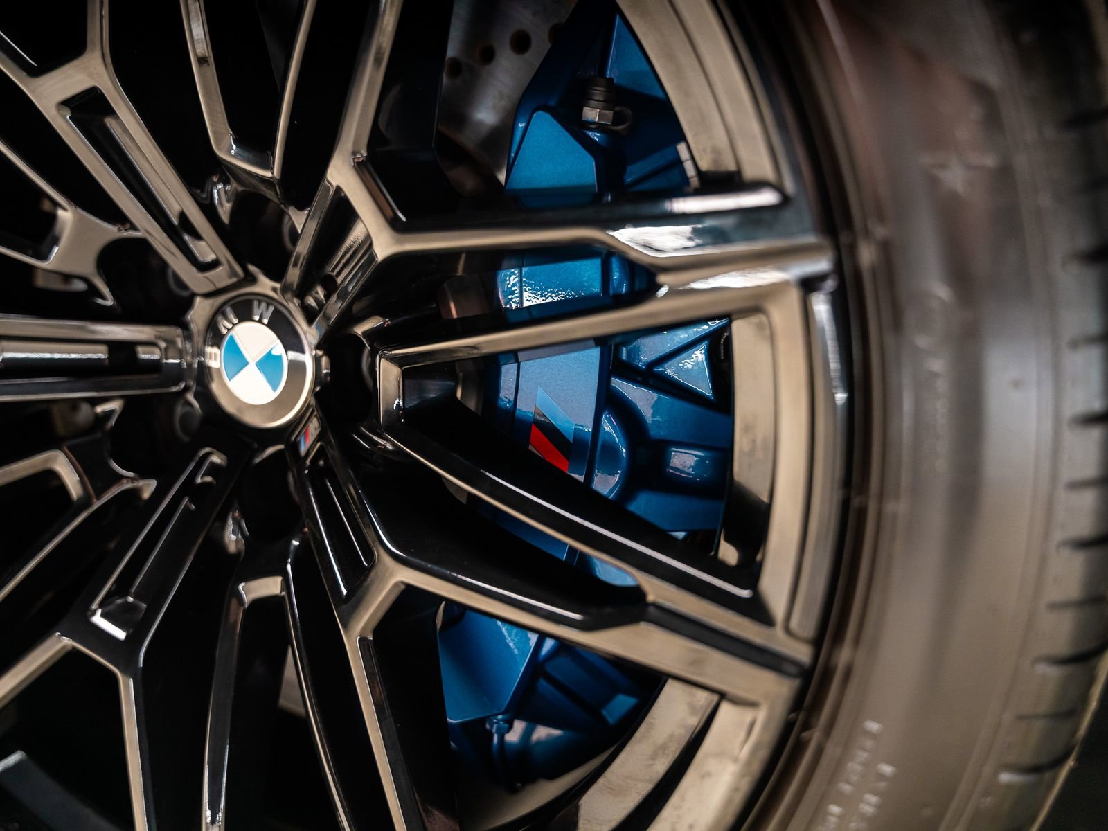 Used 2025 BMW M2 w/ Lighting Package image 29