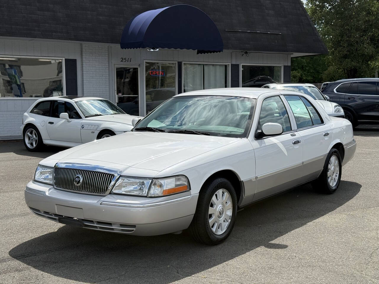 Used 2005 Mercury Grand Marquis LSE RWD image 4