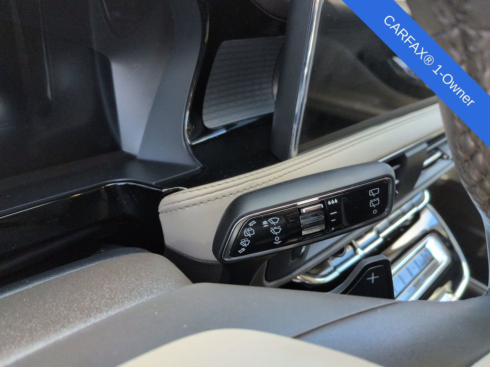 Used 2023 Lincoln Corsair AWD image 28