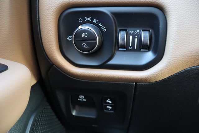 Used 2019 RAM 1500 Big Horn AWD/4WD image 17