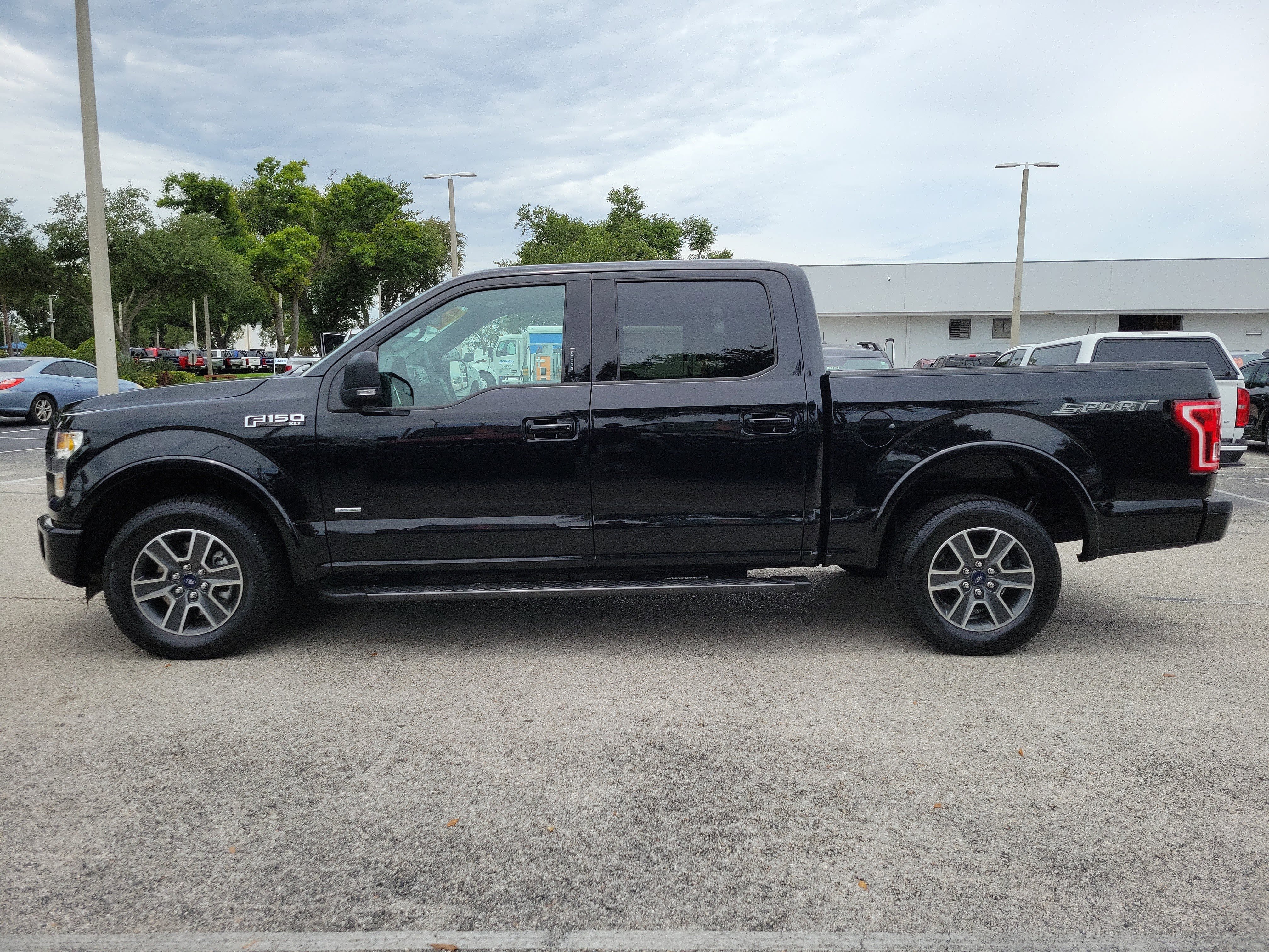 Used 2016 Ford F150 XLT w/ Equipment Group 301A Mid RWD image 6