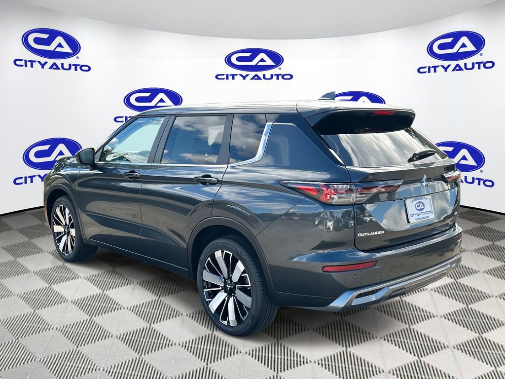 New 2025 Mitsubishi Outlander SE image 5