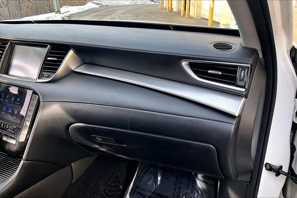 Used 2019 INFINITI QX50 Essential w/ Premium Heat Package image 27