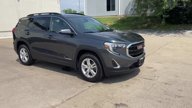 Used 2020 GMC Terrain SLE w/ Driver Convenience Package AWD/4WD image 2