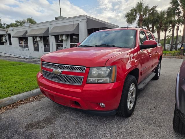 Used 2011 Chevrolet Avalanche LT w/ Luxury Package image 2