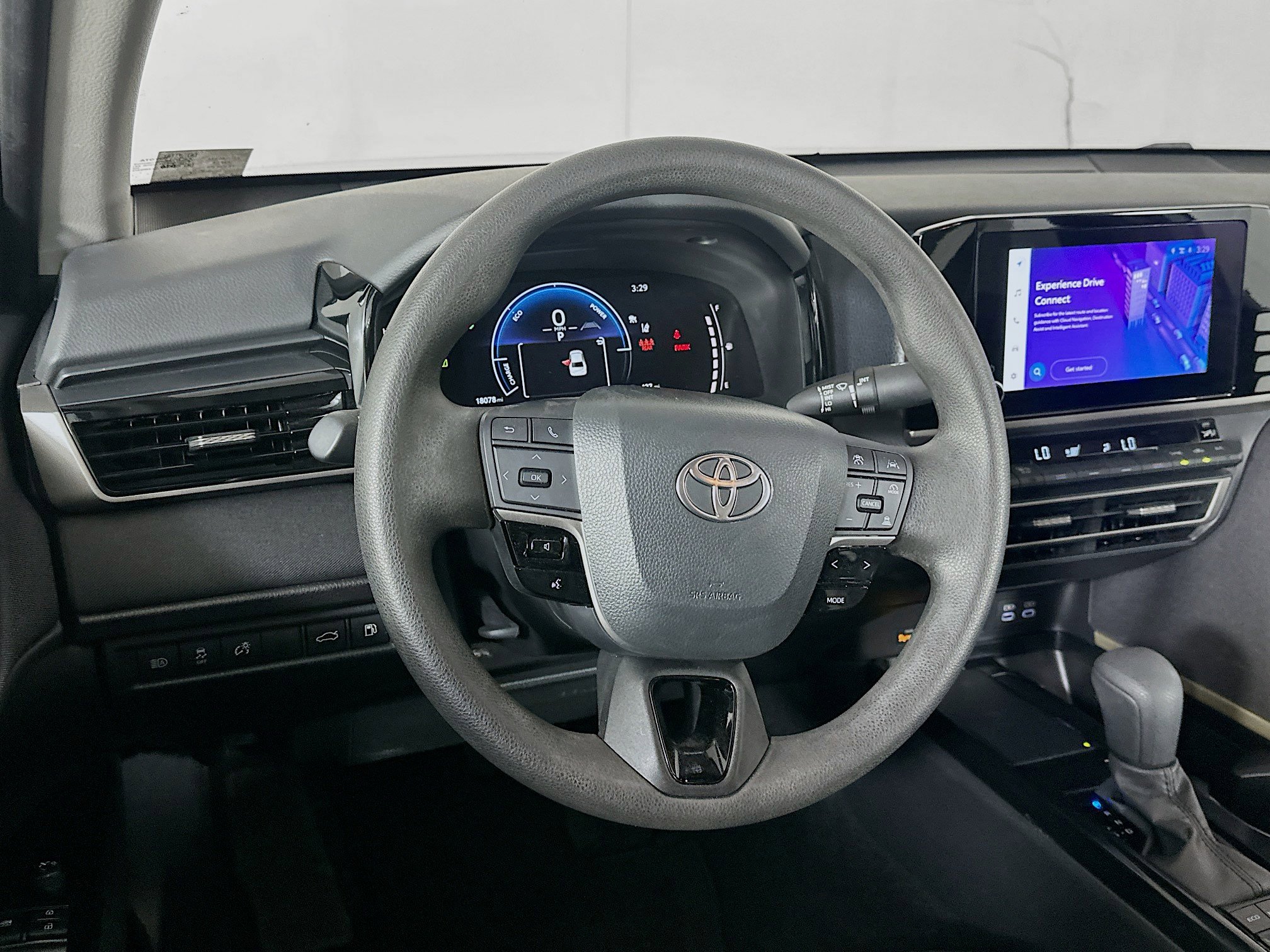 Used 2025 Toyota Camry LE image 18