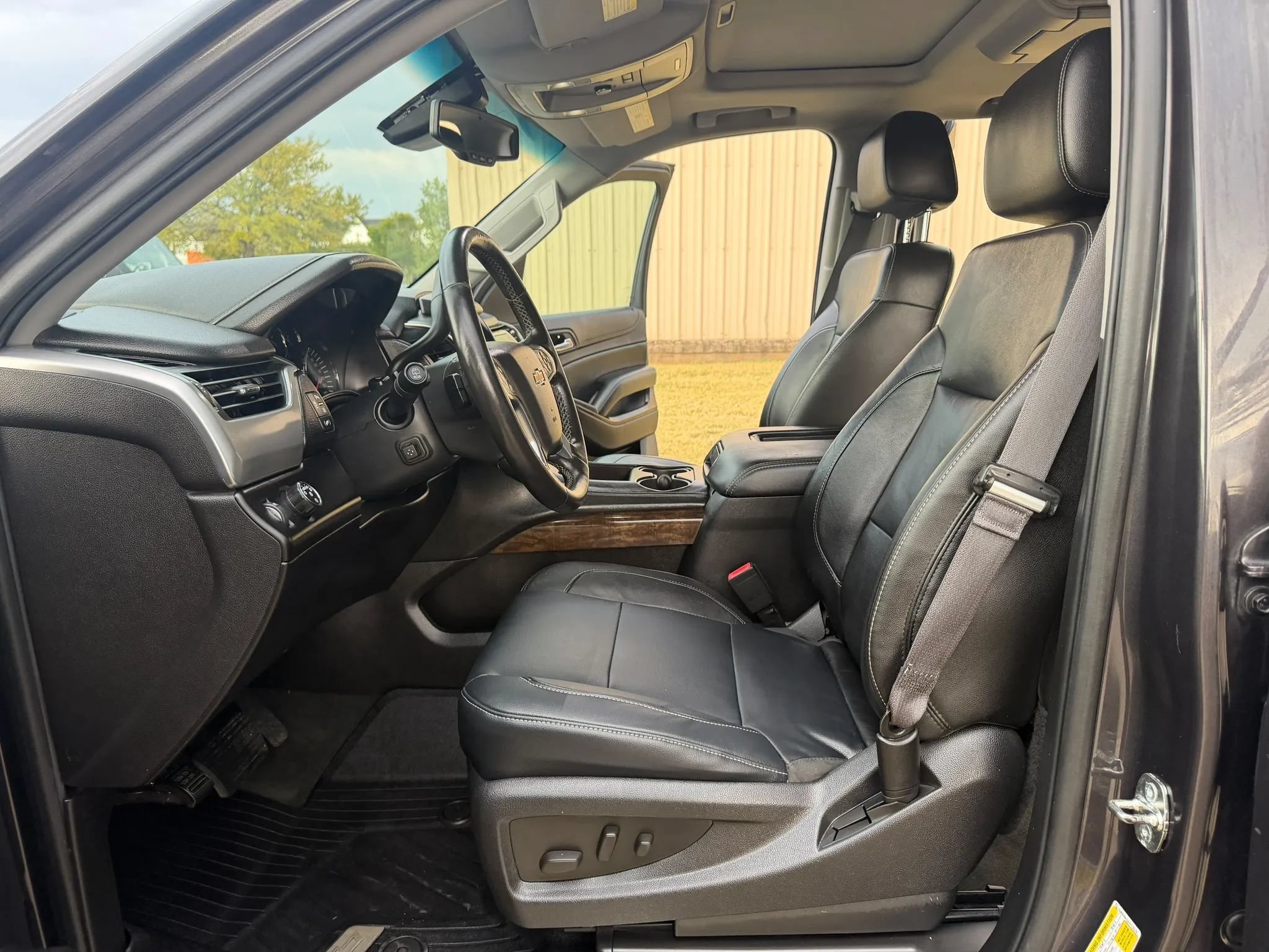 Used 2015 Chevrolet Tahoe LT RWD image 12