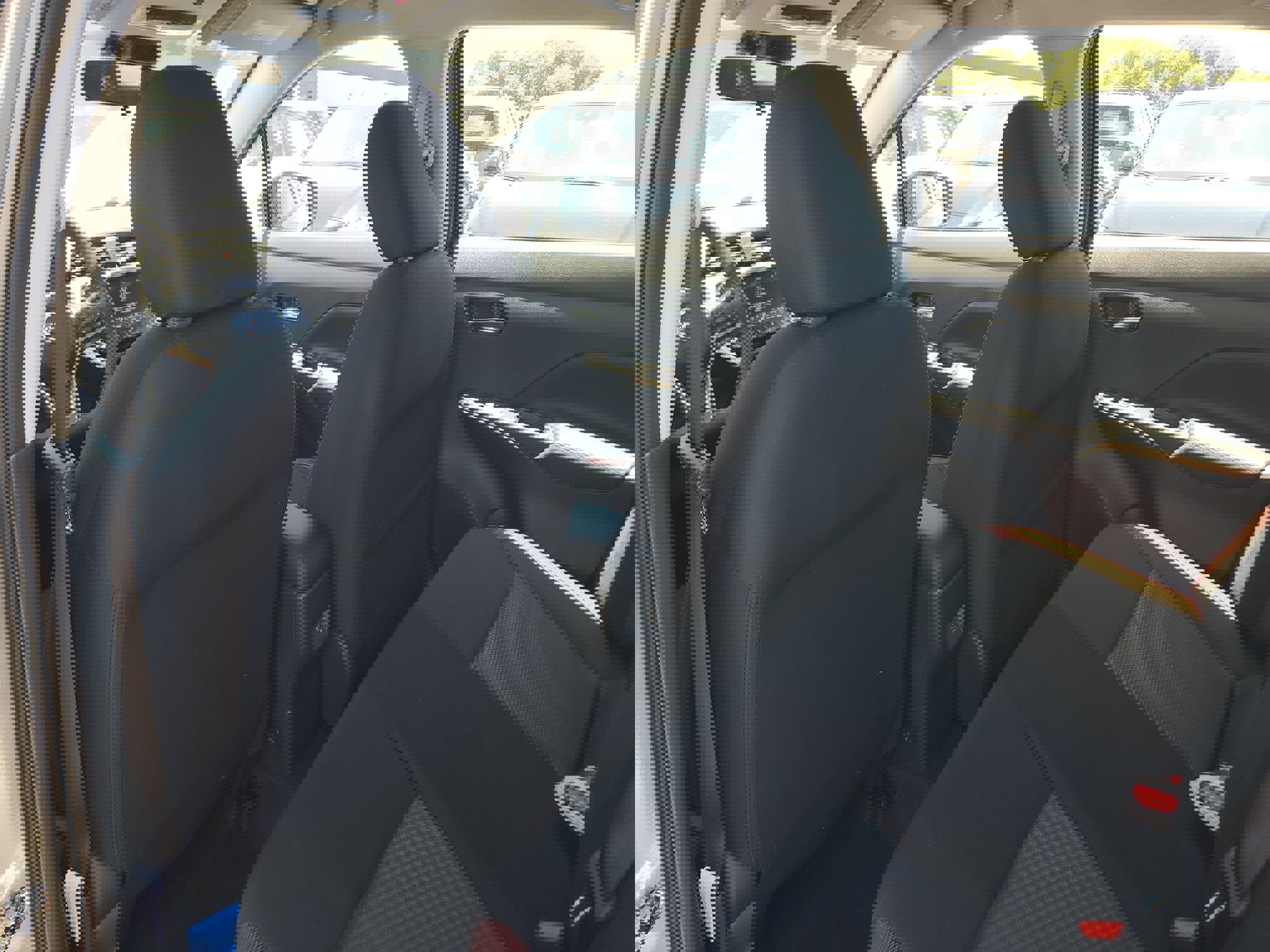 New 2025 Nissan Versa SR w/ Trunk Package image 16