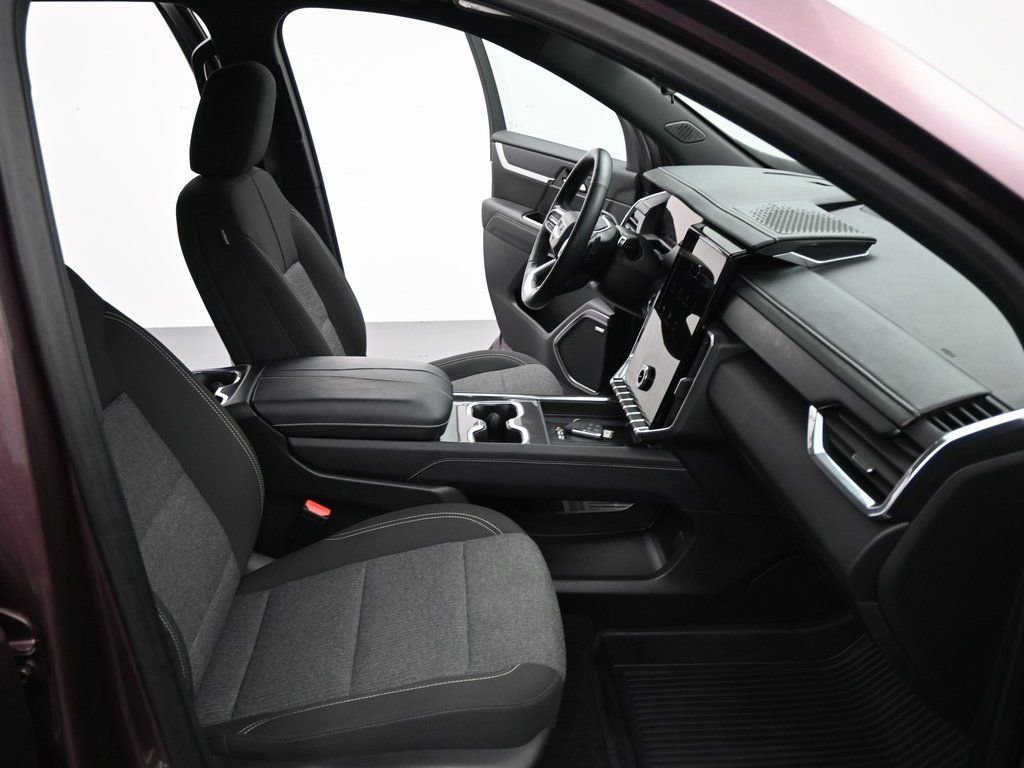 Used 2025 GMC Acadia Elevation image 22