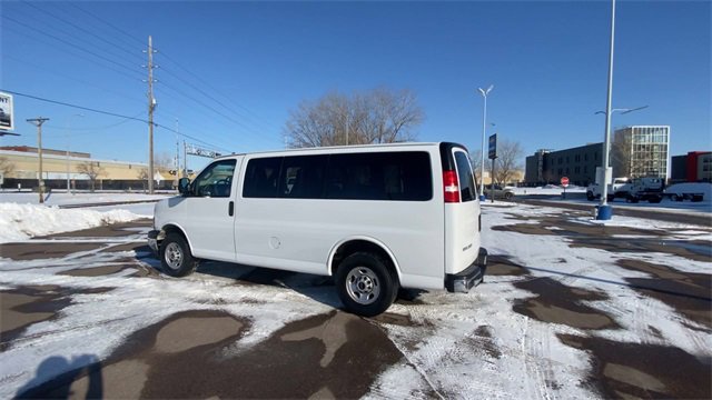 Used 2023 GMC Savana 2500 LS w/ Driver Convenience Package image 6