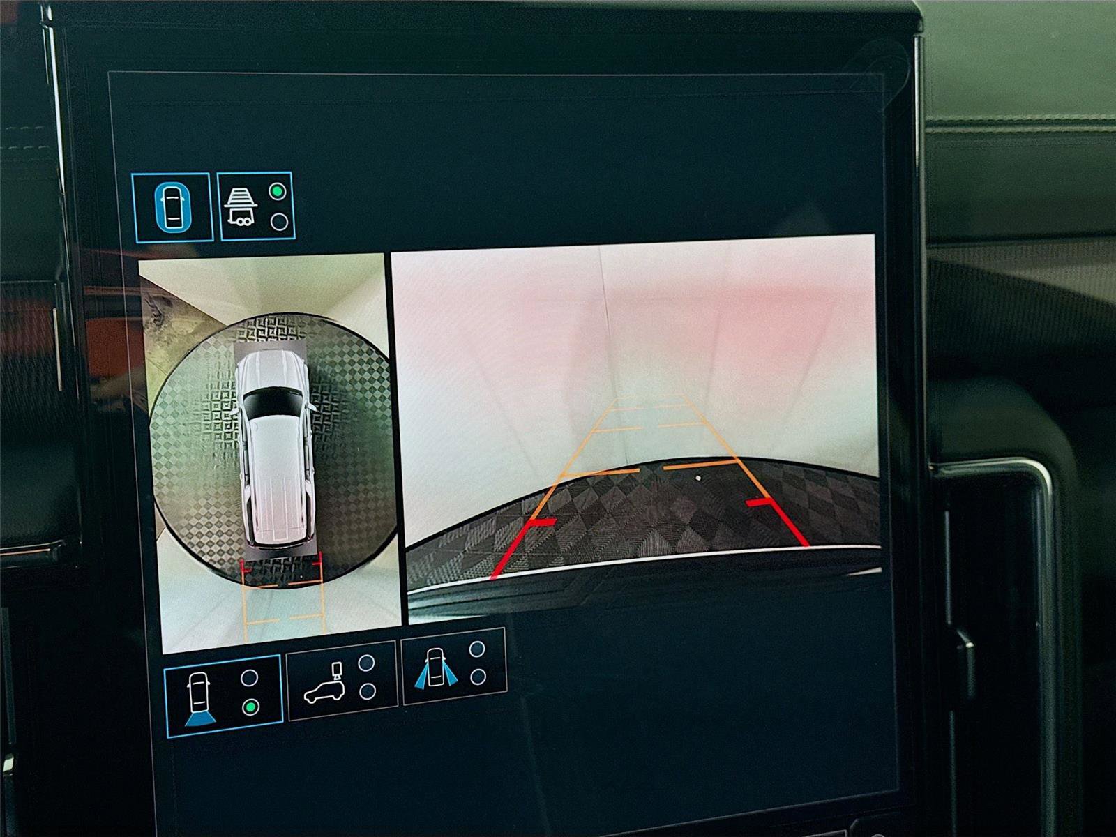 New 2026 GMC Yukon XL Elevation w/ LPO, Floor Liner Package image 9