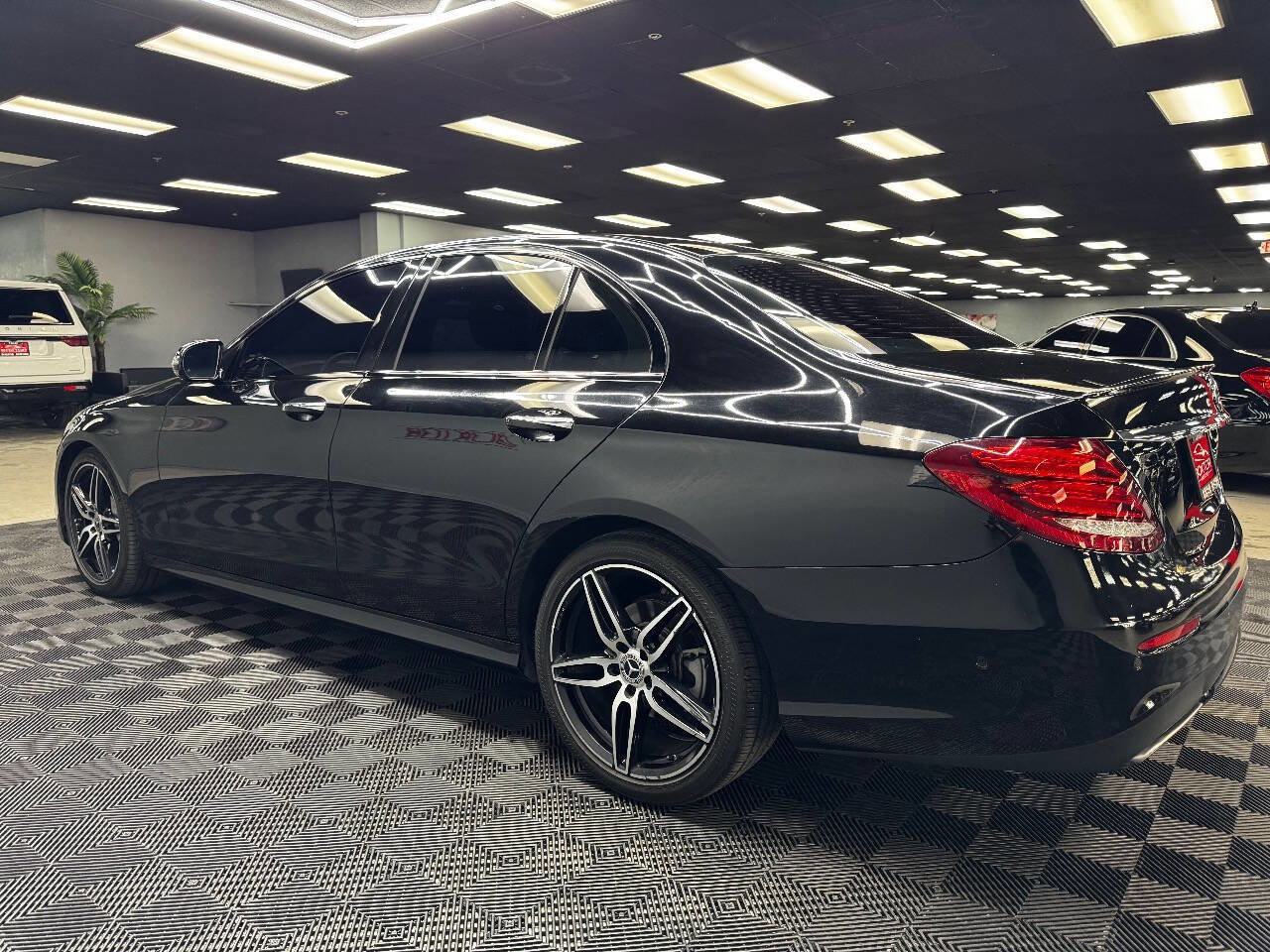 Used 2020 Mercedes-Benz E 350 Sedan image 8